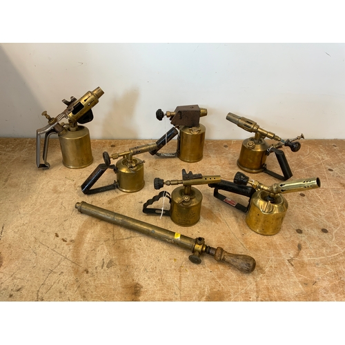 557 - 6x Vintage Brass Blow Torches and Pump