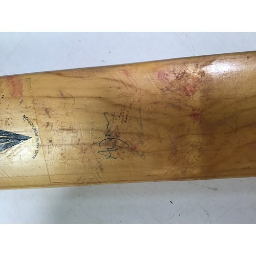 519 - Duncan Fearnley Signed Cricket Bat