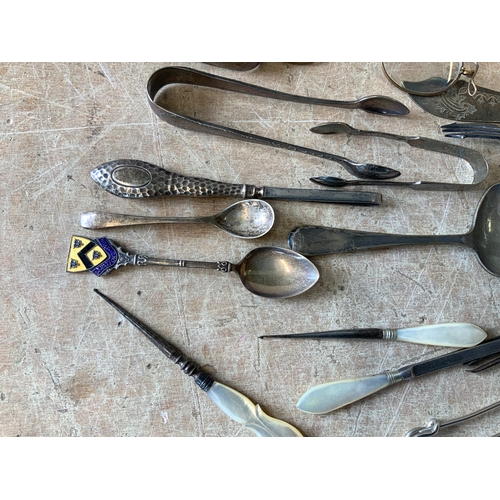 841 - Cutlery etc - Some Silver