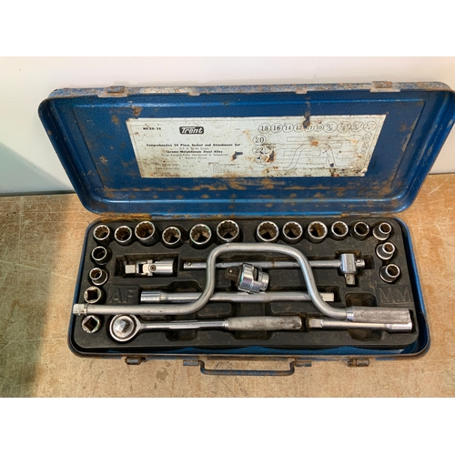 845 - Socket Set