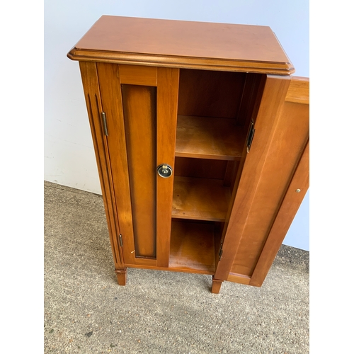 722 - Small Reproduction Cabinet