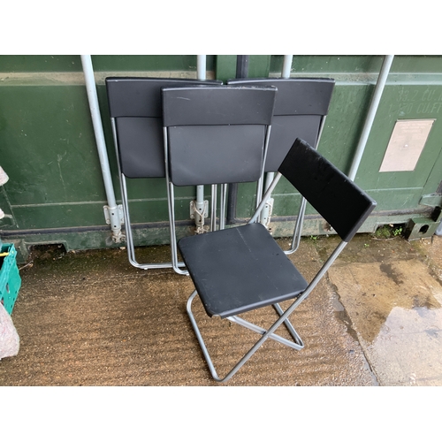 2 - 4x Folding Chairs