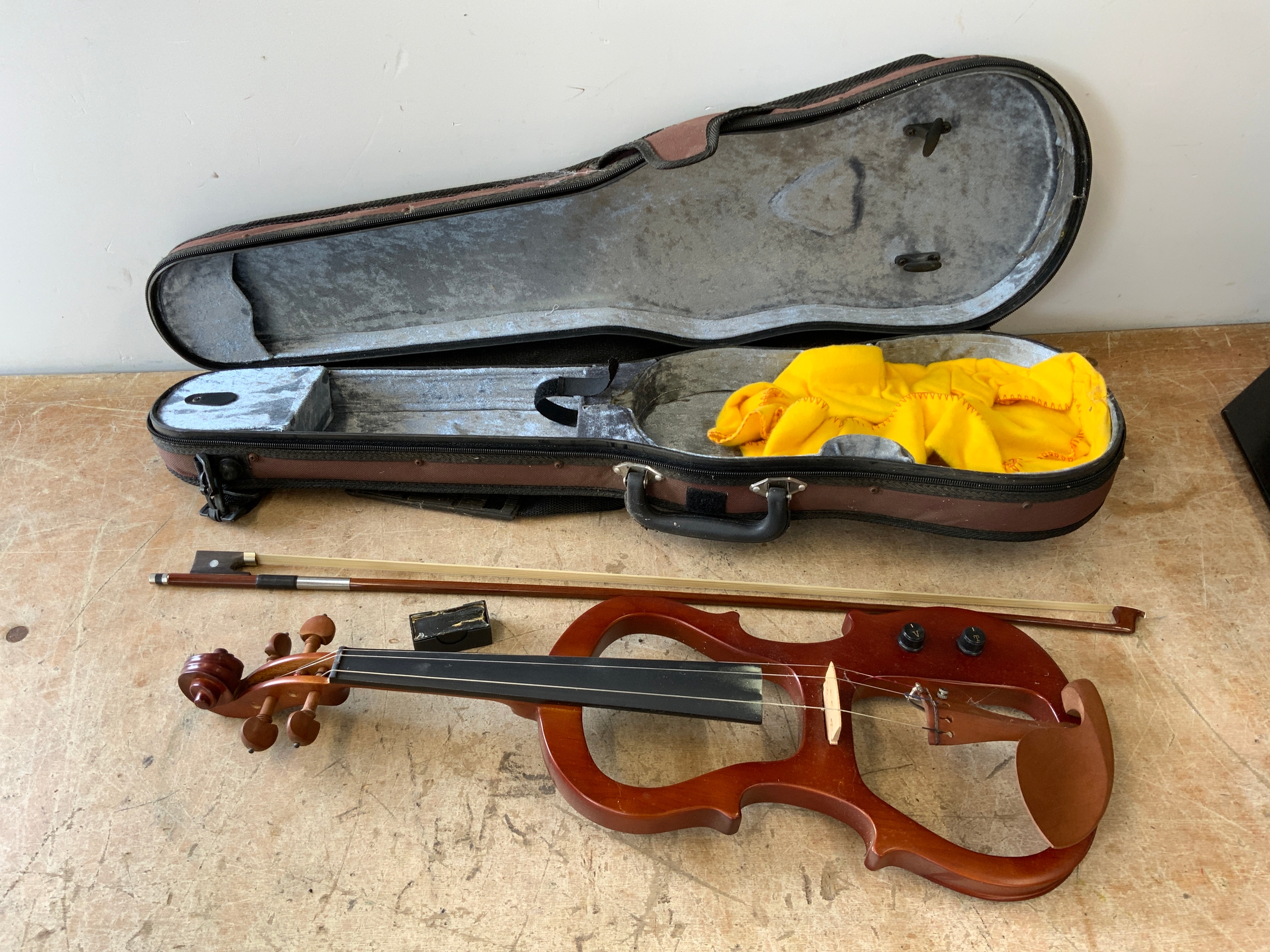 Artisan electric deals violin