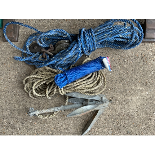 28 - Ropes and Anchor