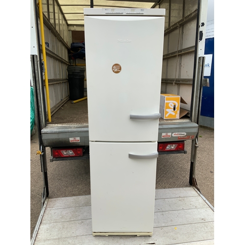 100A - Miele Fridge Freezer