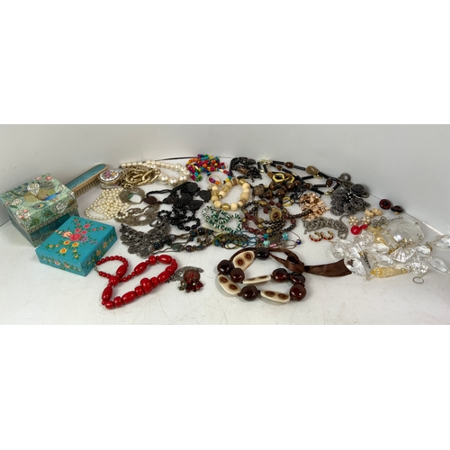 153 - Costume Jewellery etc