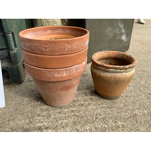 44 - Terracotta Pots