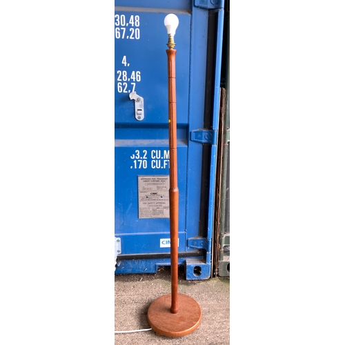 776 - Modern Standard Lamp