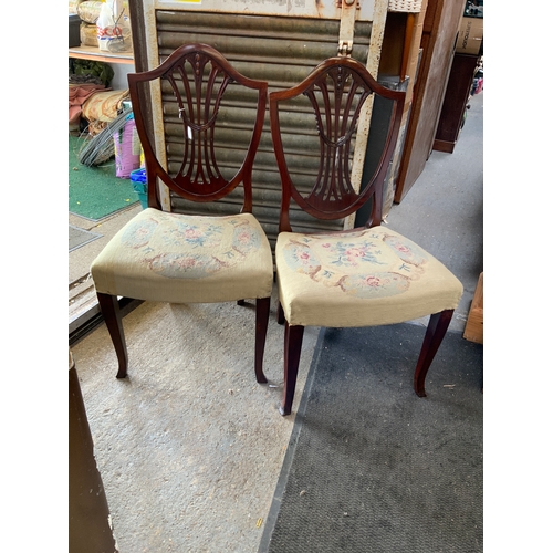 274 - Pair of Georgian Hepplewhite Style Chairs