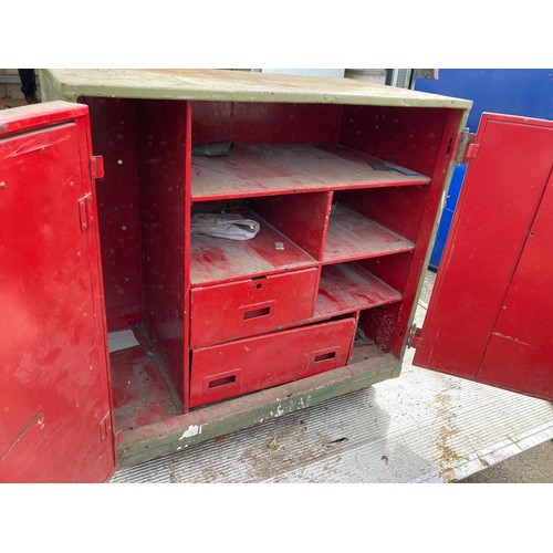 878 - Steel Cabinet