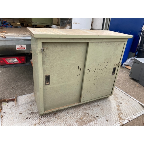 880 - Steel Cabinet