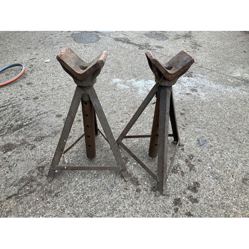 36 - Large Axle Stands