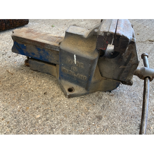 24 - Record Metalworking Vice