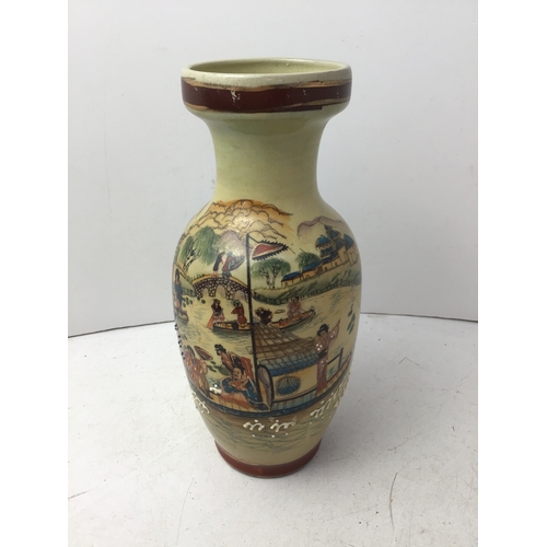 658 - Satsuma Vase - H21cm