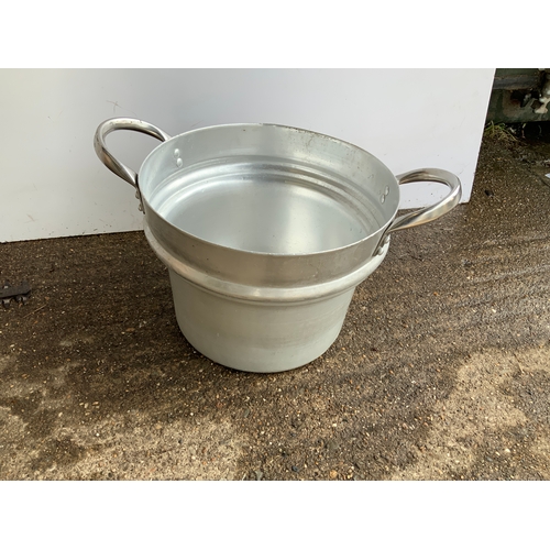 17 - Large Aluminium Pan