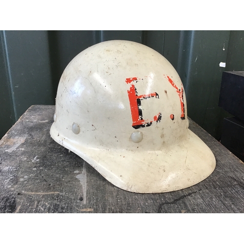 939 - Hard Hat