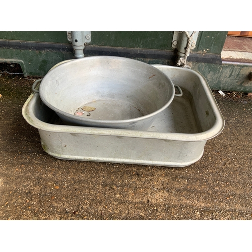 59 - Aluminium Pan and Butchers Tray