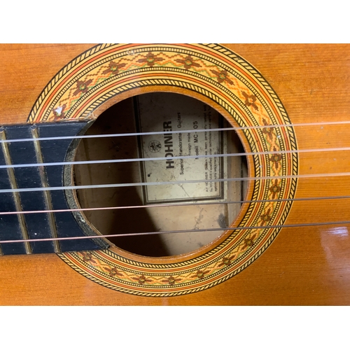 956 - Acoustic Guitar