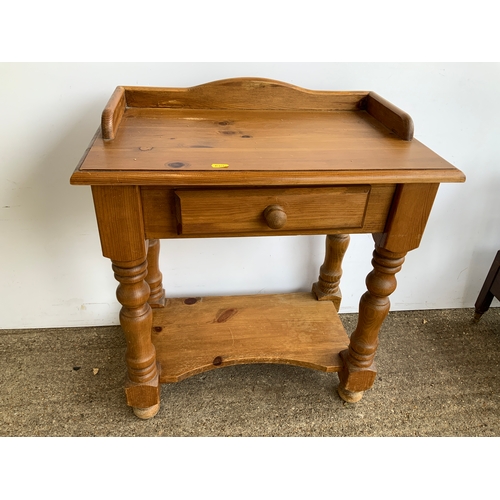 818 - Small Pine Washstand