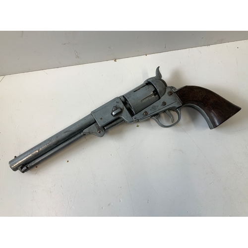 968 - Colt pistol