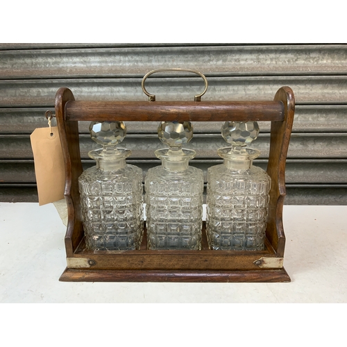 712 - 3x Decanter Tantalus with Key