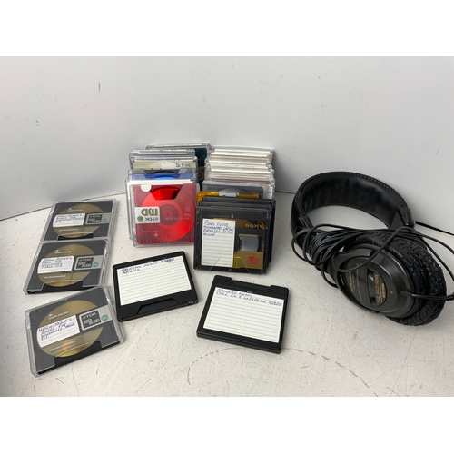 779 - Mini Discs etc