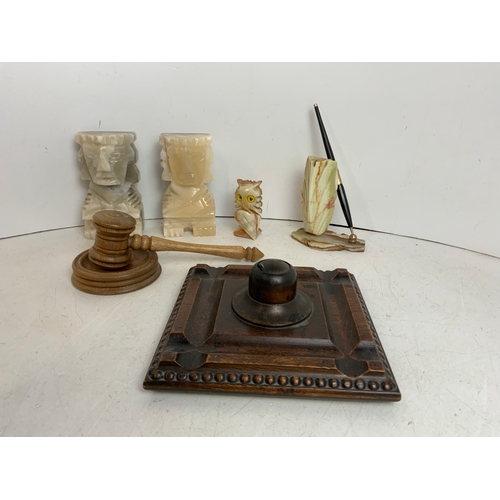 805 - Vintage Desk Inkwell, Gavel and Onyx Figures etc