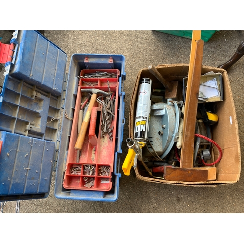 672 - Toolbox and Contents