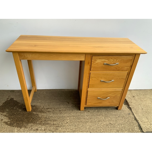 821 - Modern Oak Desk/Dressing Table