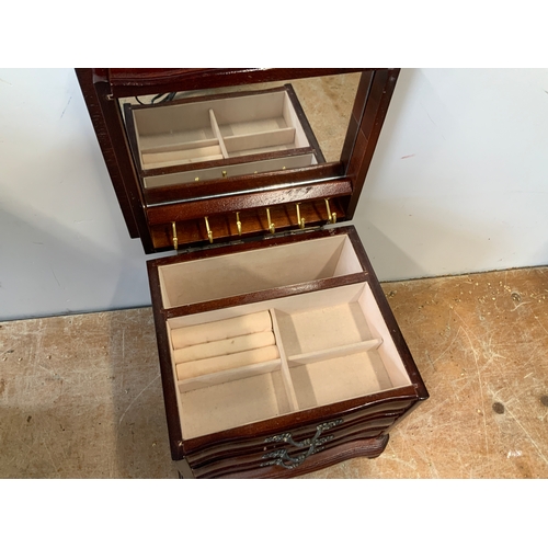 598A - Jewellery Box