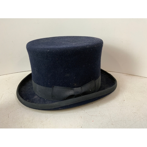 524A - Top Hat