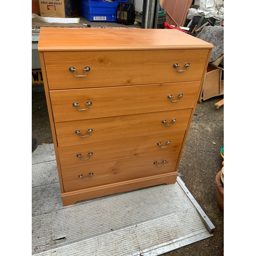 933 - Chest of Drawers