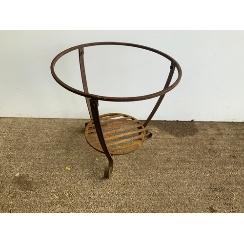 11 - Iron Stand - D52cm