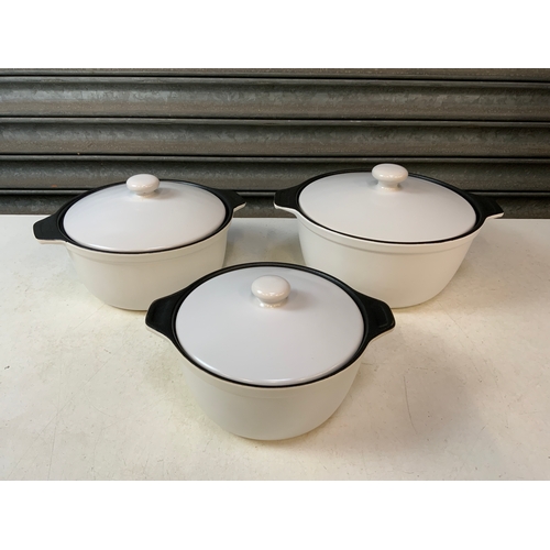 170A - 3x Graduating Casserole Dishes - Little Use