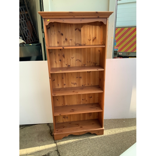 986A - Pine Bookshelves