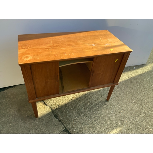 738D - Retro Cabinet