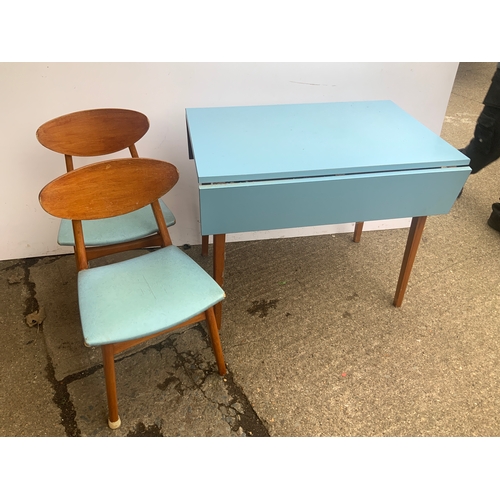 601A - Retro Kitchen Table and Chairs