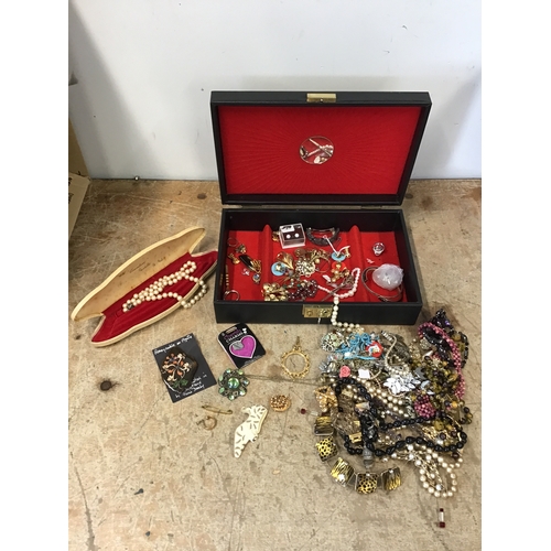 330 - Costume Jewellery etc