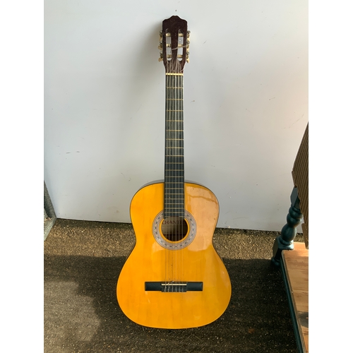 556 - Acoustic Guitar