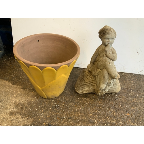 34 - Garden Pot and Figure