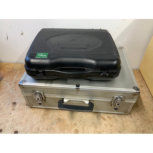 340 - Portable Gas Stove and Aluminium Flight Case