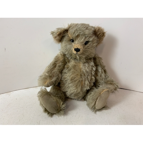 759 - Antique Bear