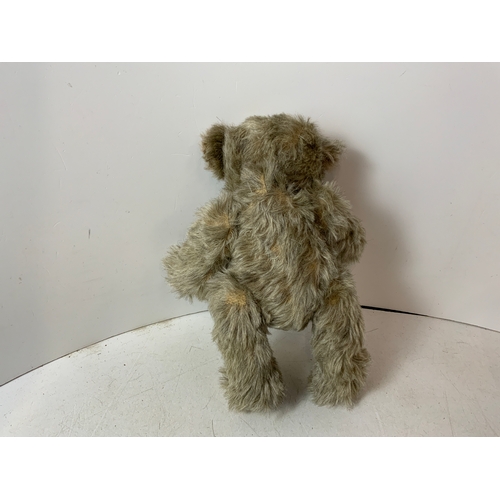 759 - Antique Bear