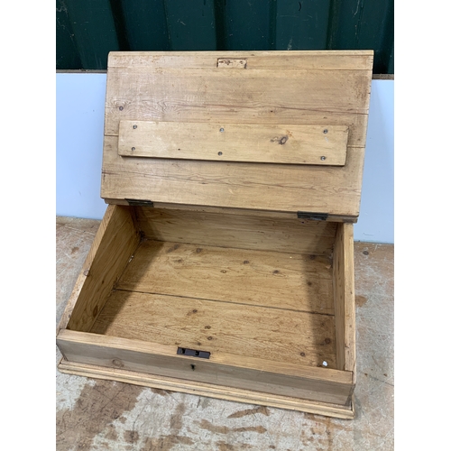 637 - Pine Clerks Box