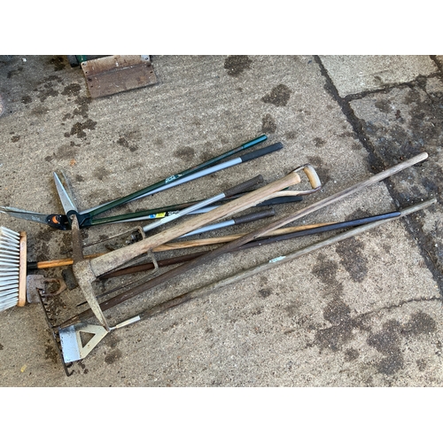 33A - Garden Tools