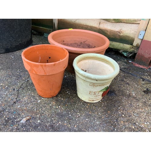 37 - Garden Pots