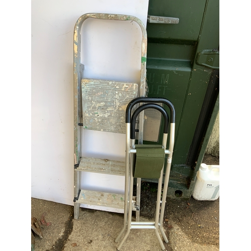 146 - Step Ladders and Seat