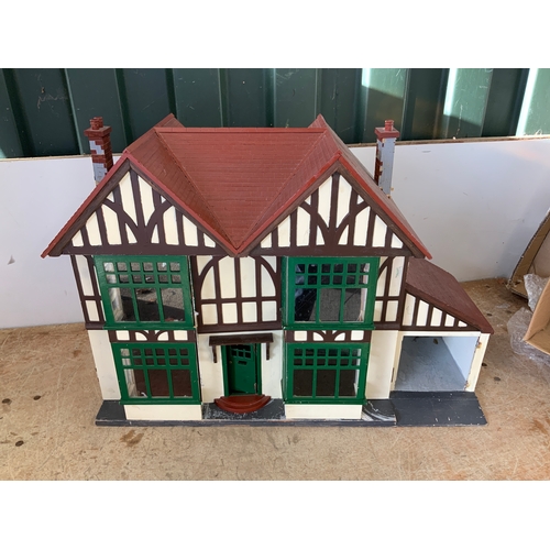 715 - Dolls House