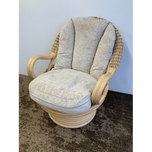 500B - Bamboo Swivel Chair