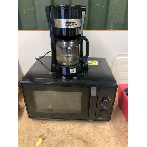 759 - Microwave and Coffee Machine